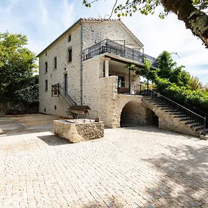  Hébergement de vacances La Maison Roussel